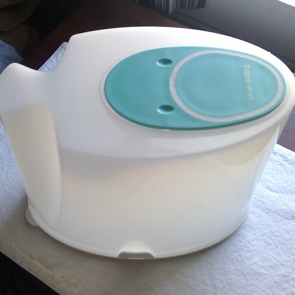 Tupperware Cereal Container - Picture 2 of 8